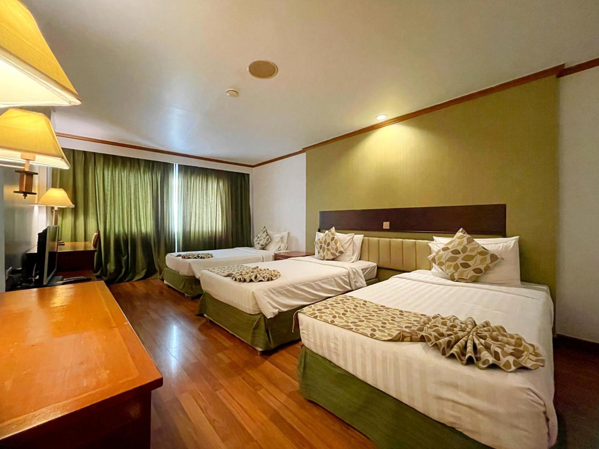 โรงแรม เอราวาณา รีเจนซี ปาร์ค สุขุมวิท 4*