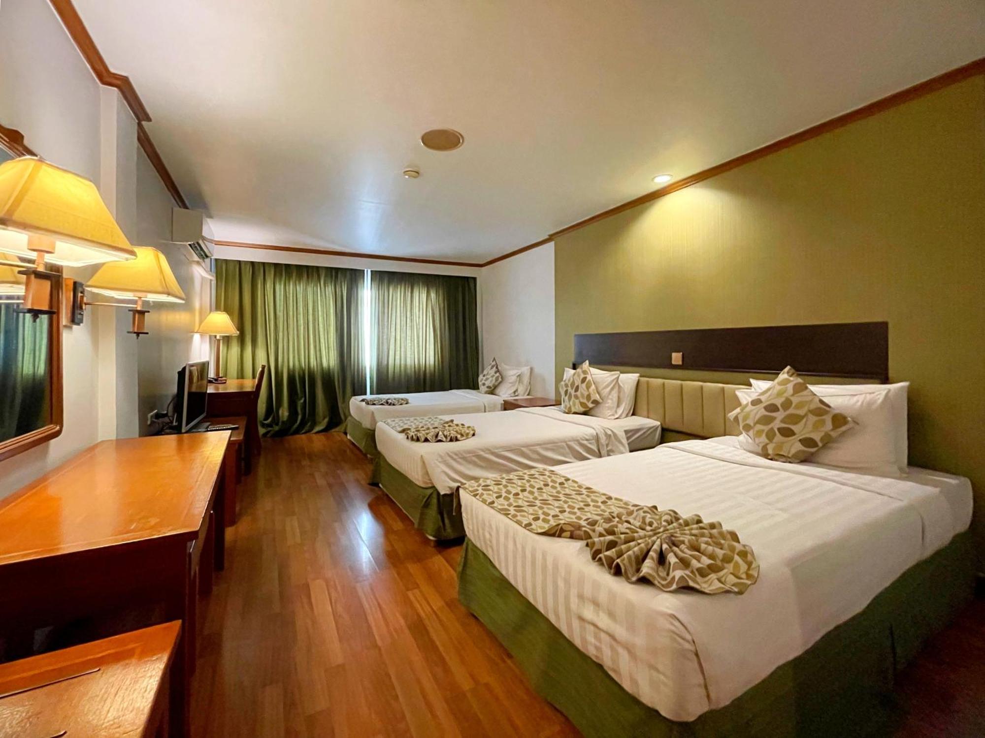 โรงแรม เอราวาณา รีเจนซี ปาร์ค สุขุมวิท 4*
